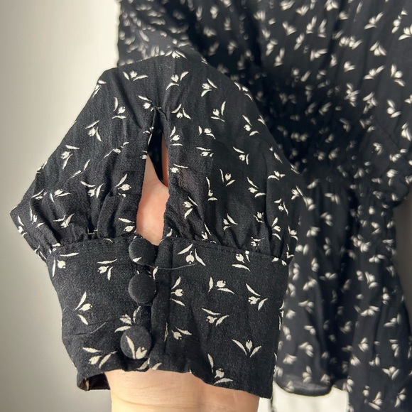 Free People Blouse Deep V Neck Womens Small Black - Picture 6 of 8